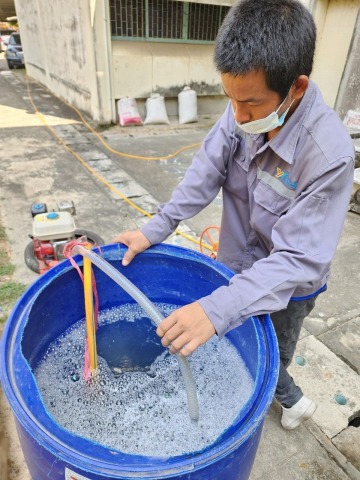 เตรียมน้ำยากำจัดปลวก